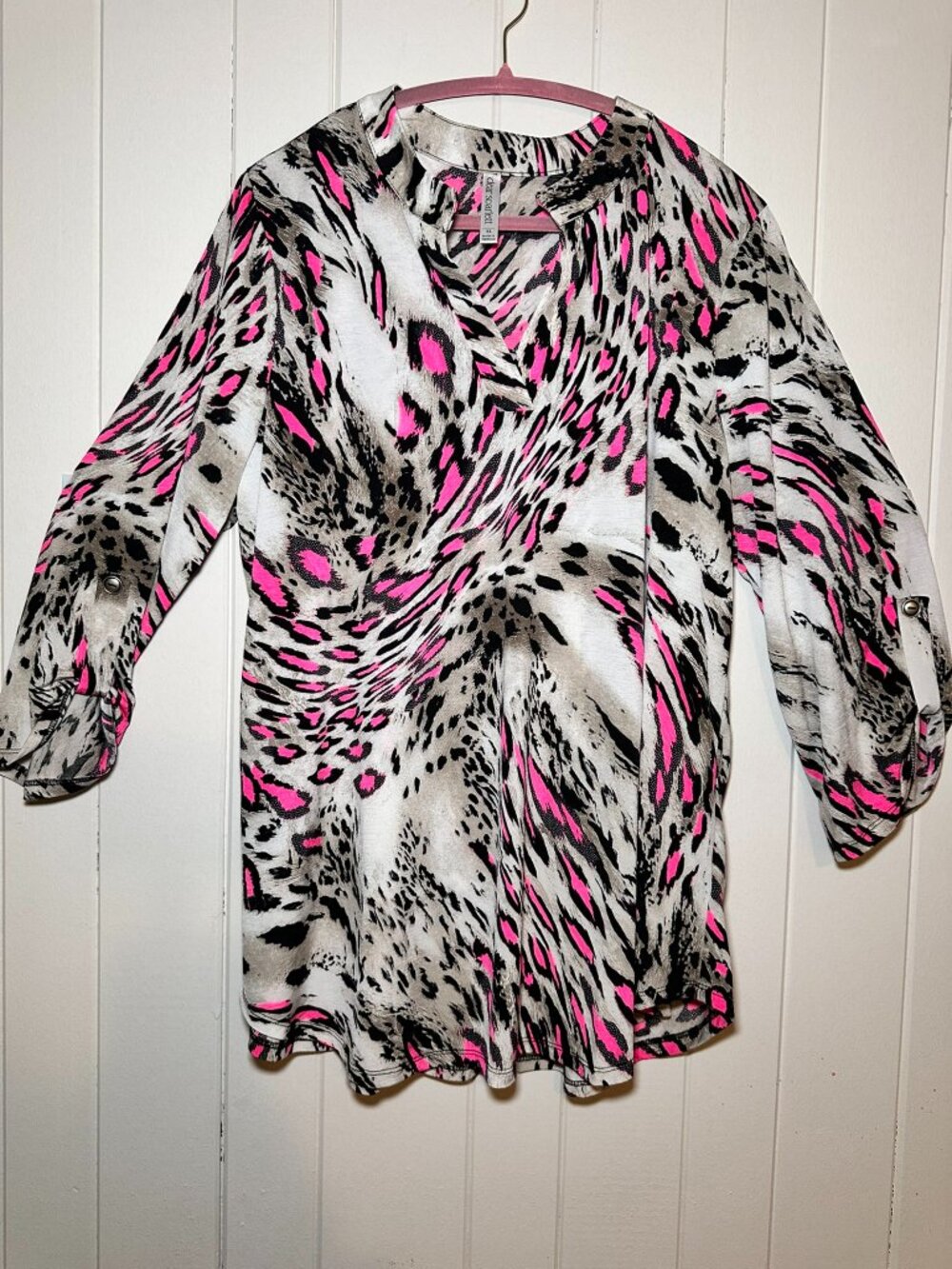 Dear Scarlett "Distinctive" Animal Print Lizzy 3/4 Sleeve